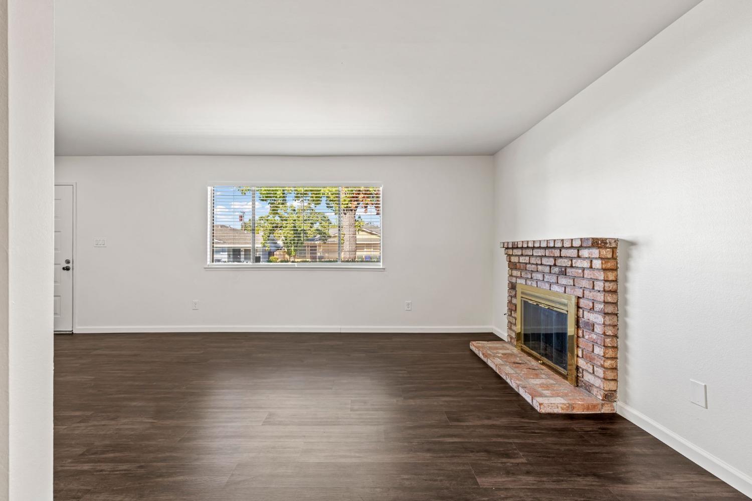 5736 Shadow Creek Drive 1