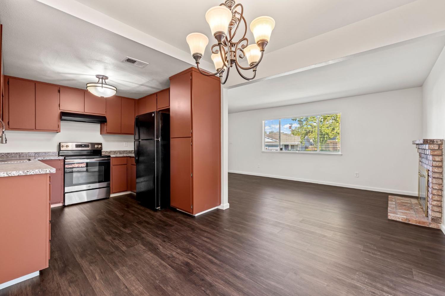 5736 Shadow Creek Drive 1