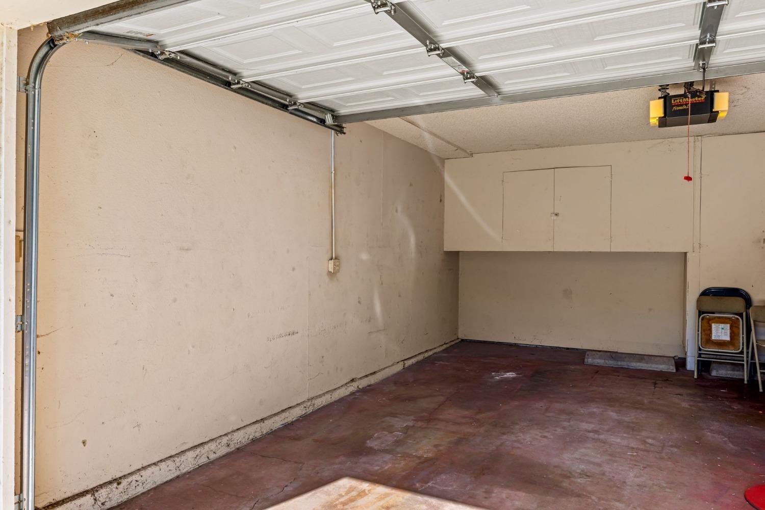 5736 Shadow Creek Drive 1