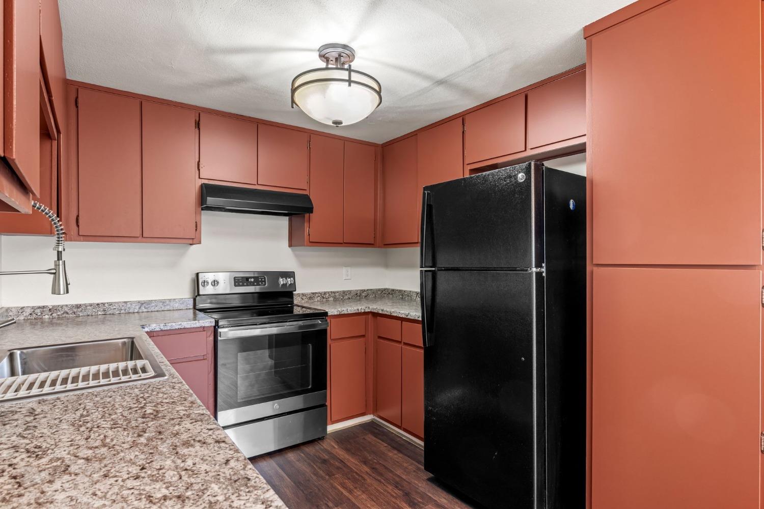 5736 Shadow Creek Drive 1