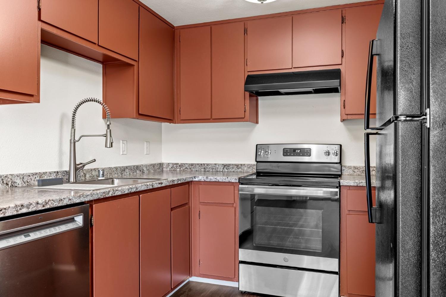 5736 Shadow Creek Drive 1