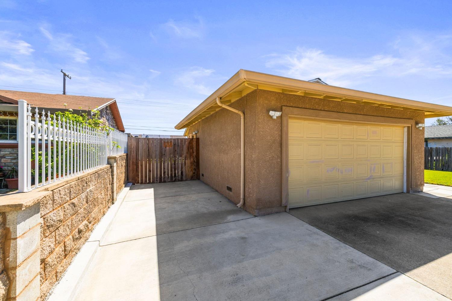 2142 Kirk Way