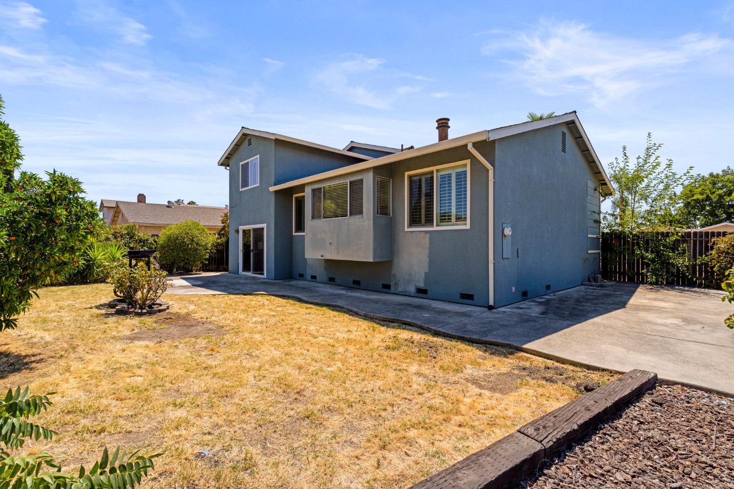 7600 Clement Circle