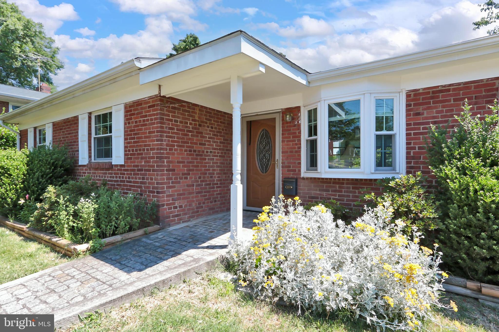 1705 S LINCOLN STREET