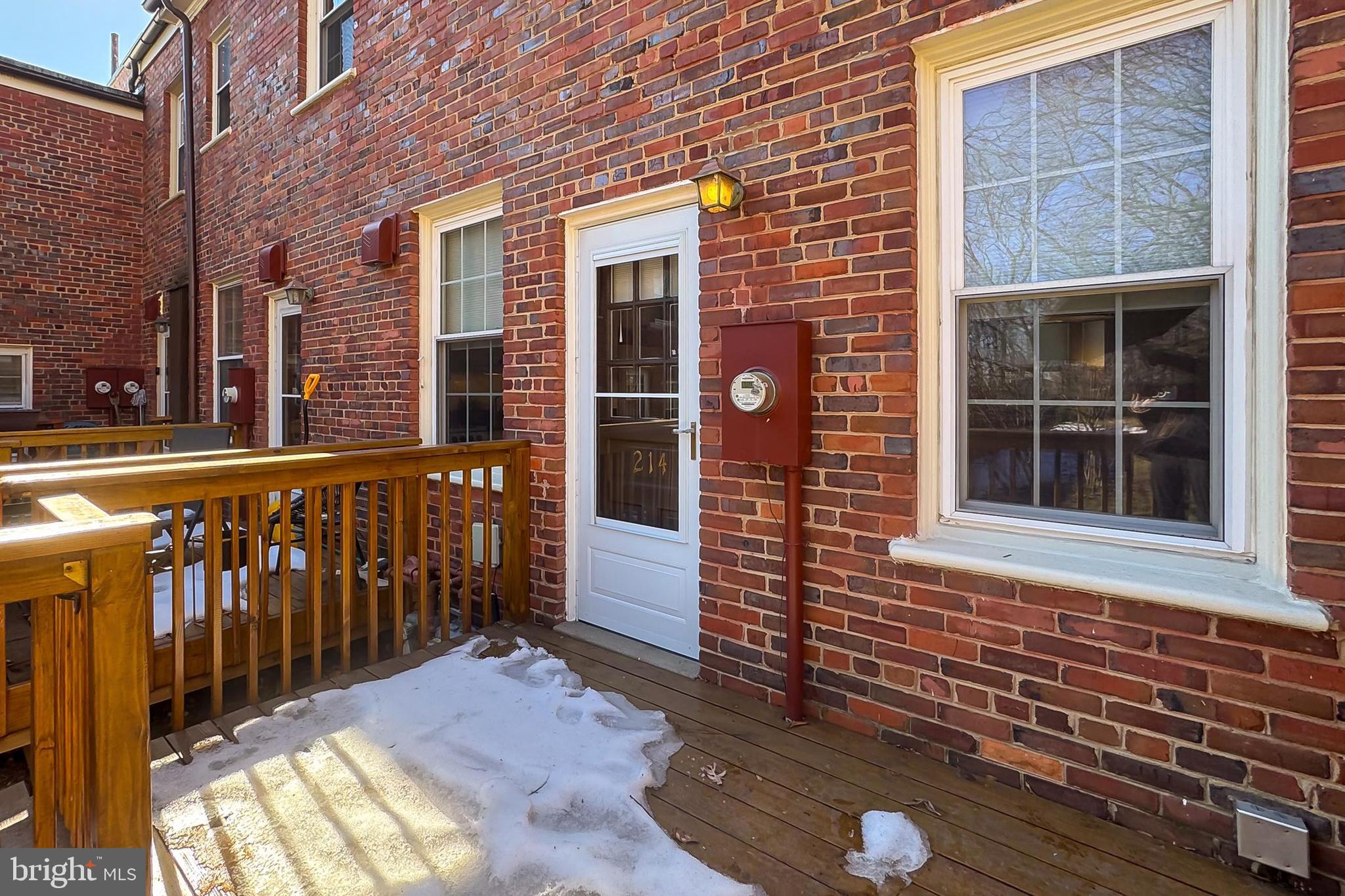 1401 S BARTON STREET 214