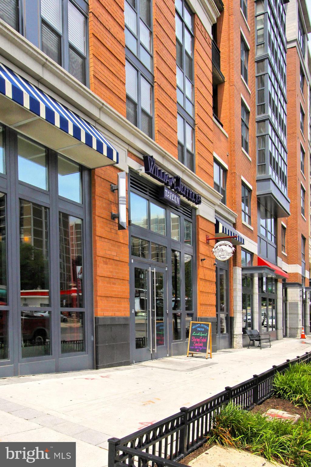 1401 S BARTON STREET 214