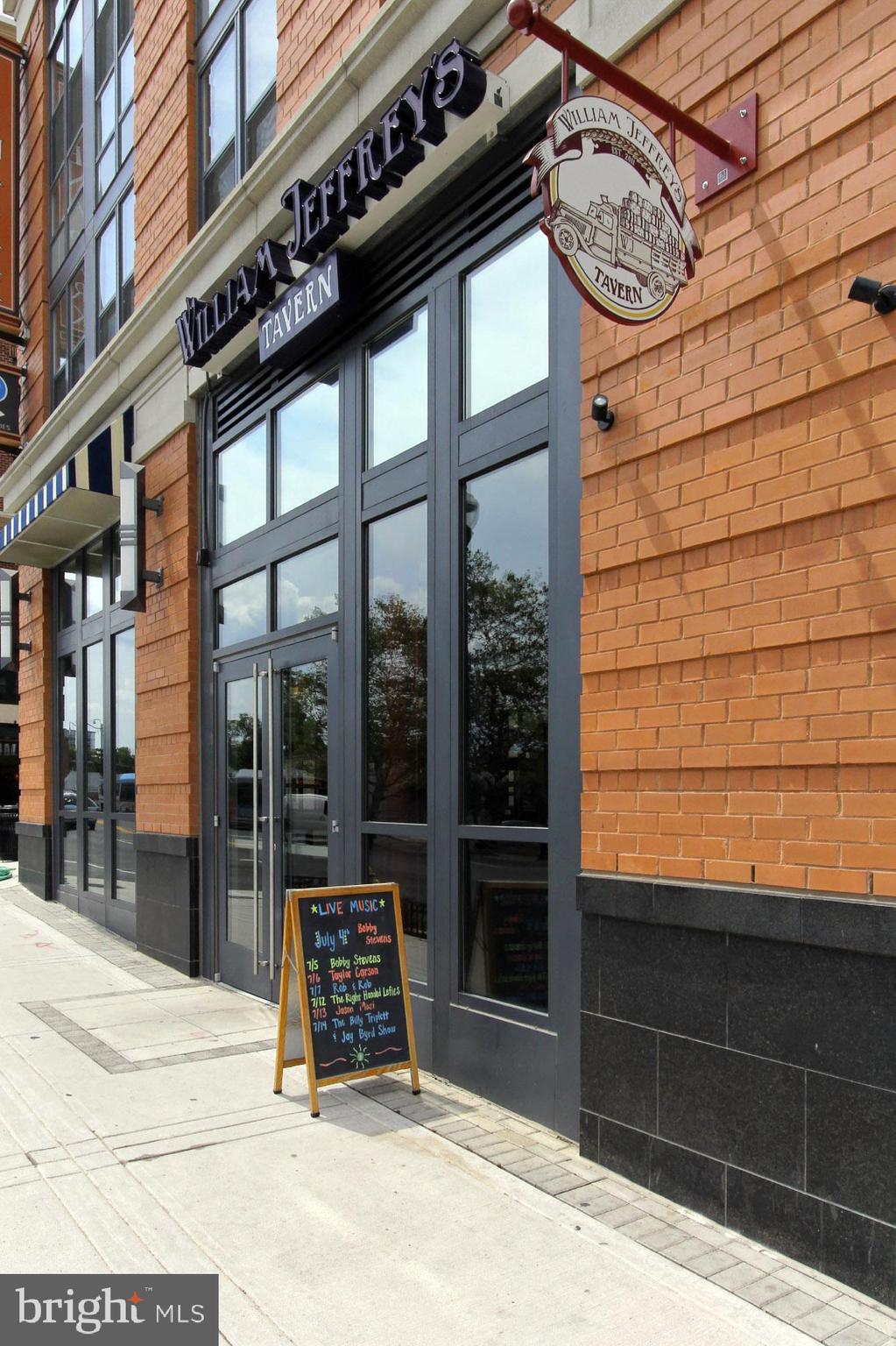 1401 S BARTON STREET 214