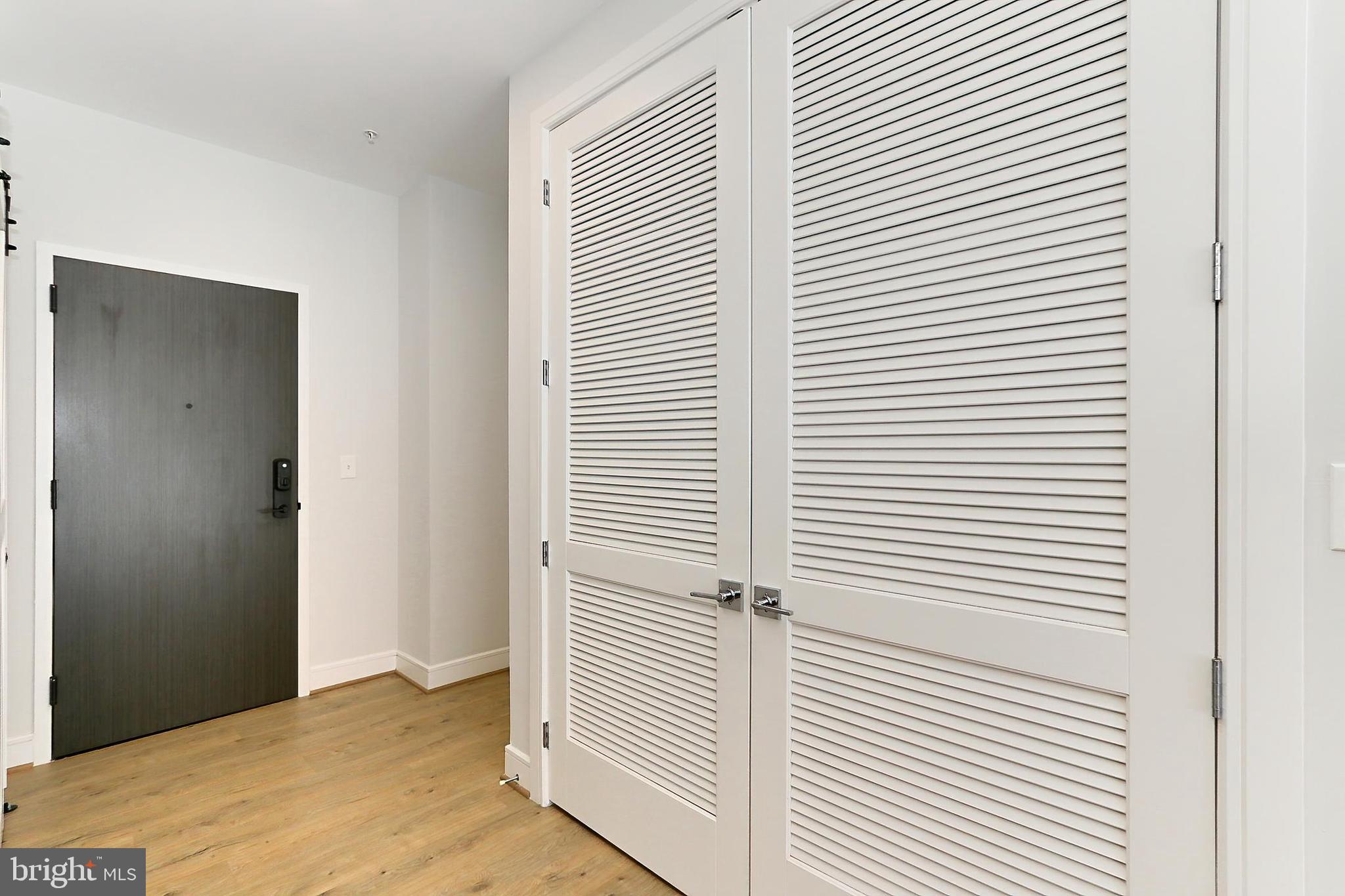 635 SLATERS LANE G-01