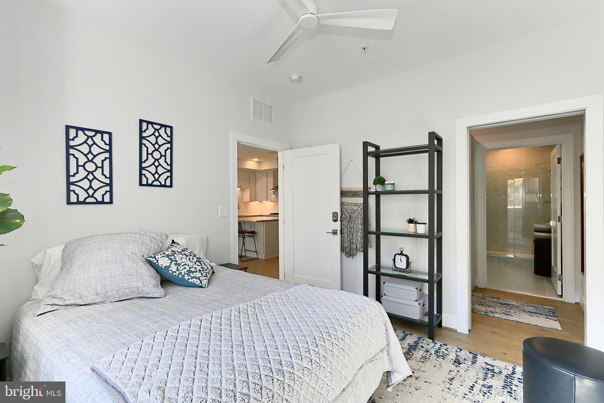635 SLATERS LANE G-01