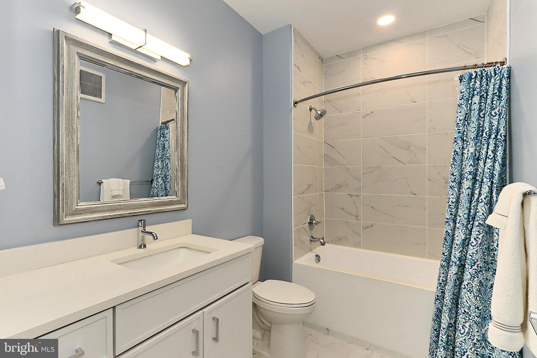 635 SLATERS LANE G-01