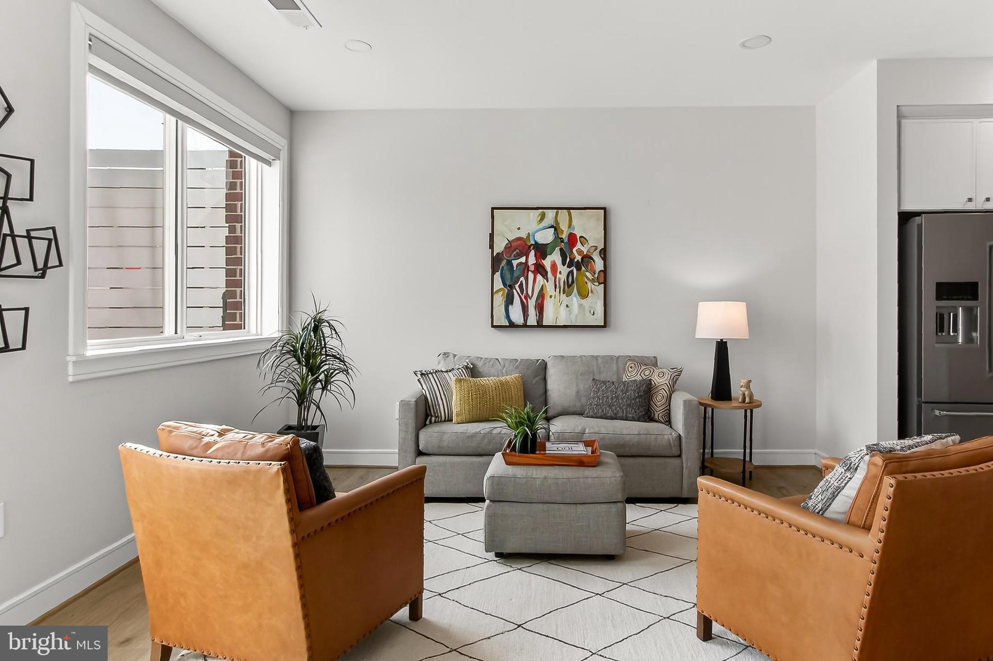 635 SLATERS LANE G-01