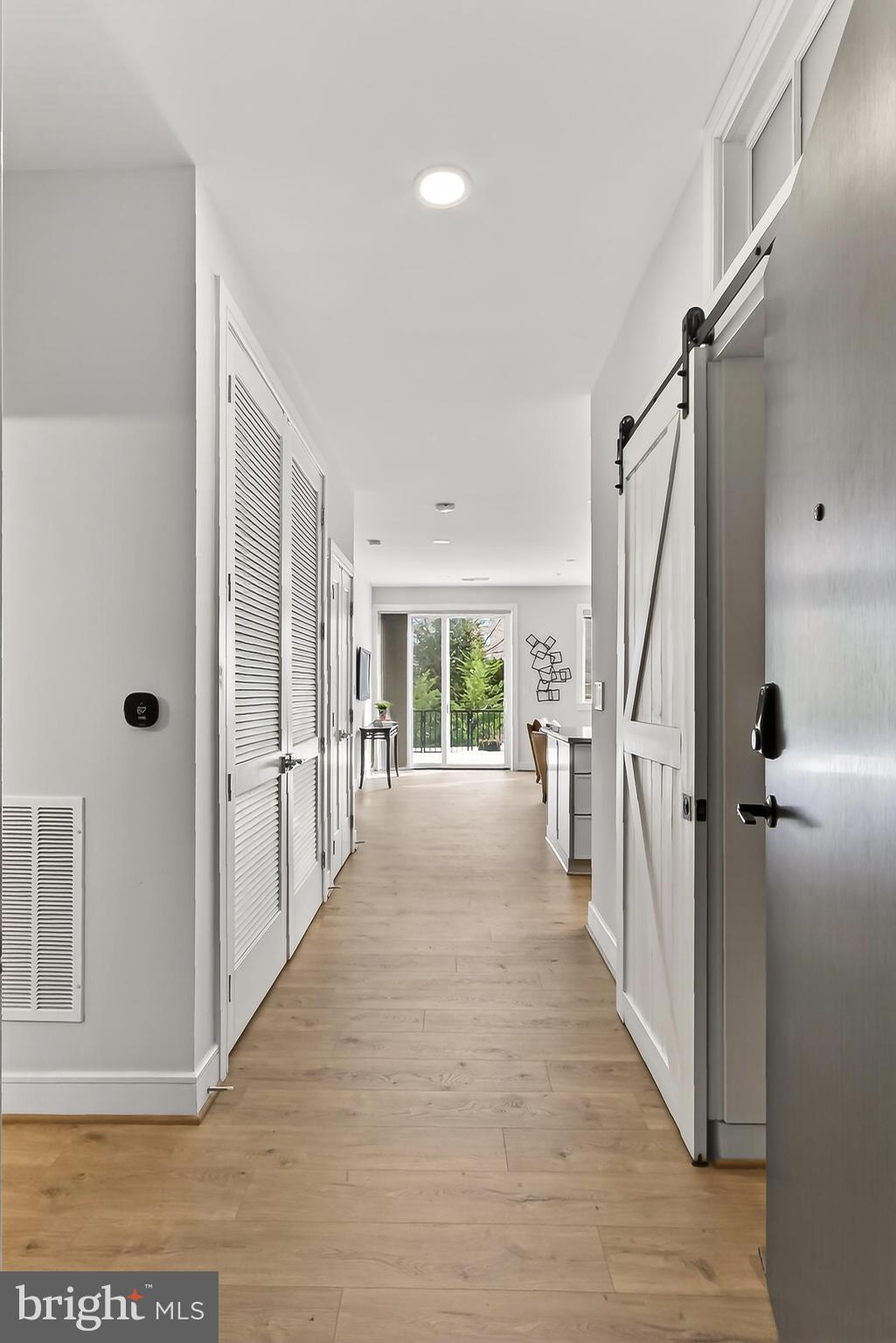 635 SLATERS LANE G-01