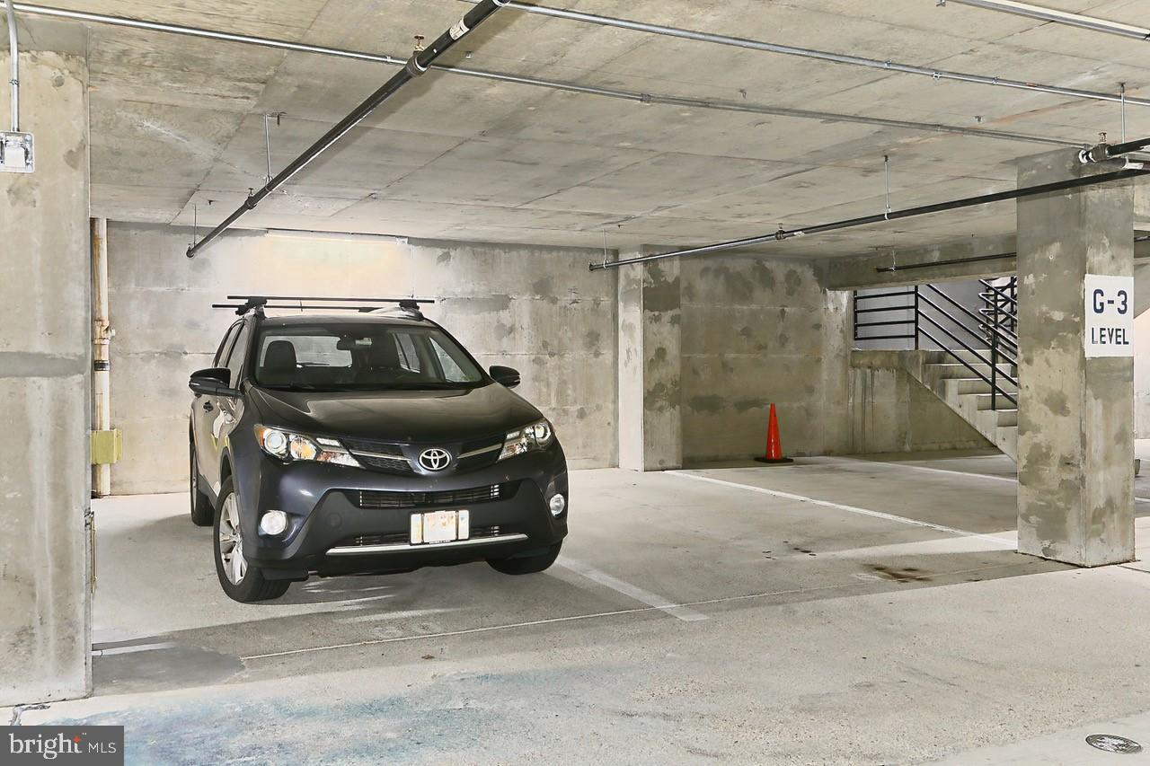 635 SLATERS LANE G-01