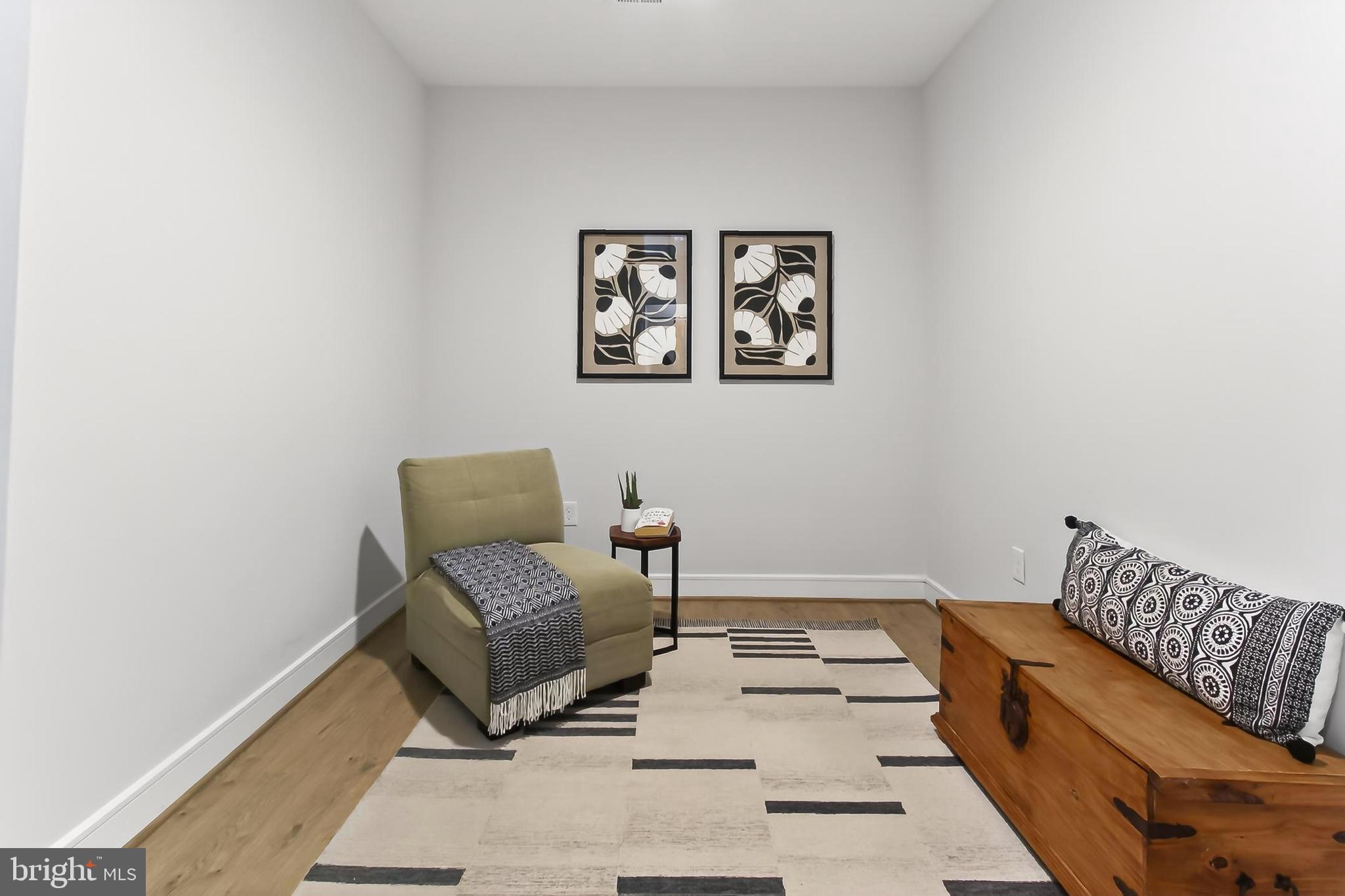 635 SLATERS LANE G-01