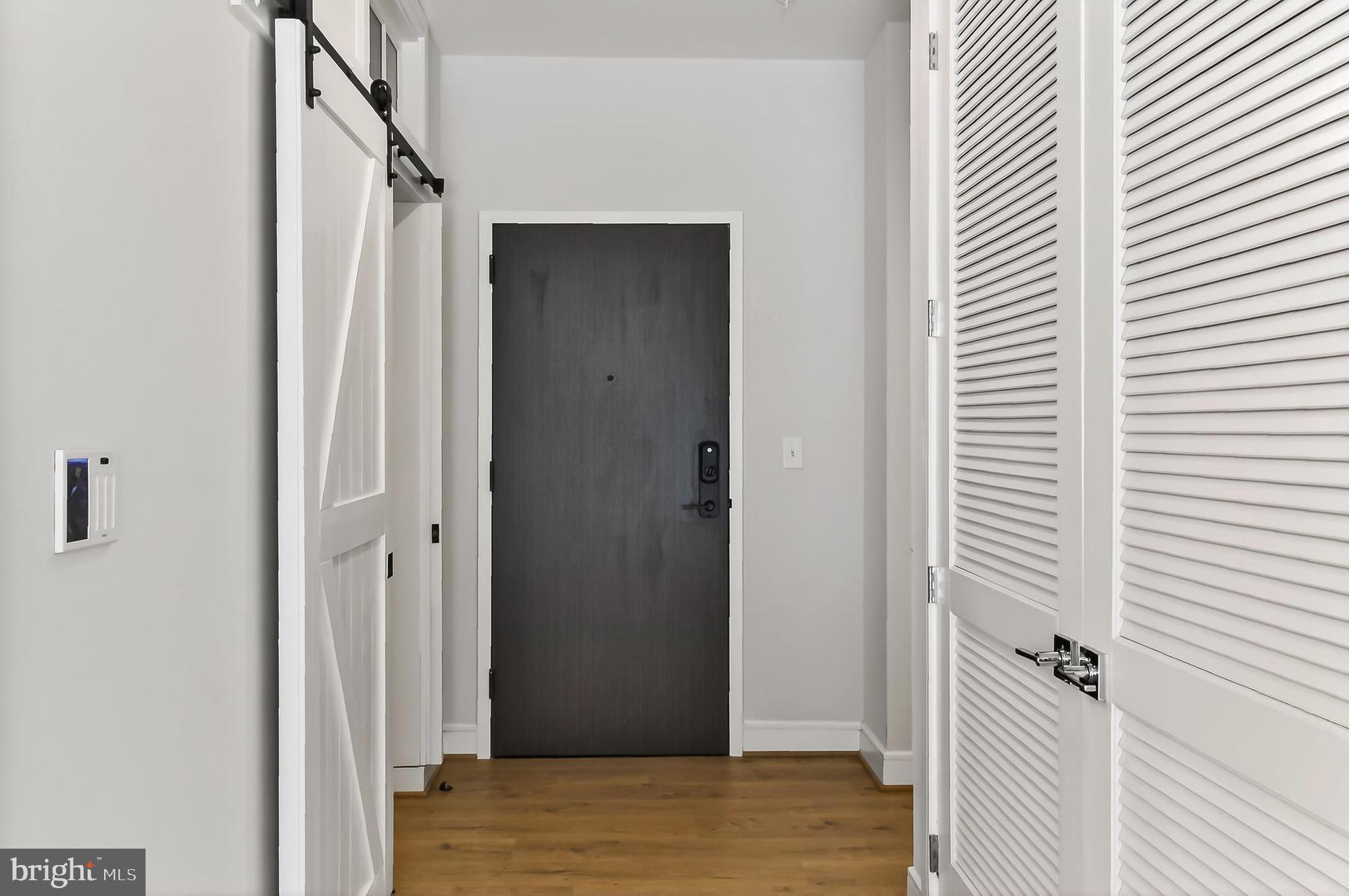 635 SLATERS LANE G-01