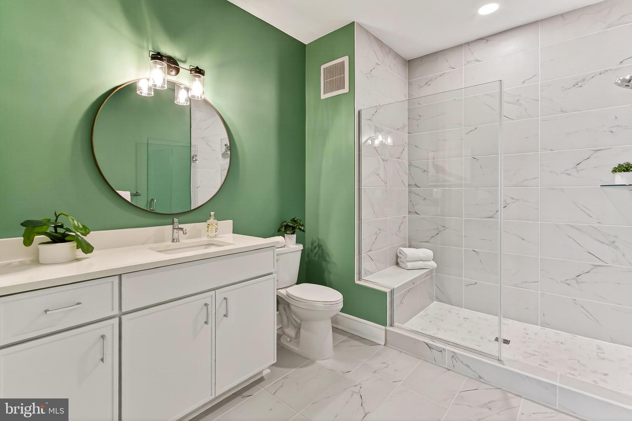 635 SLATERS LANE G-01