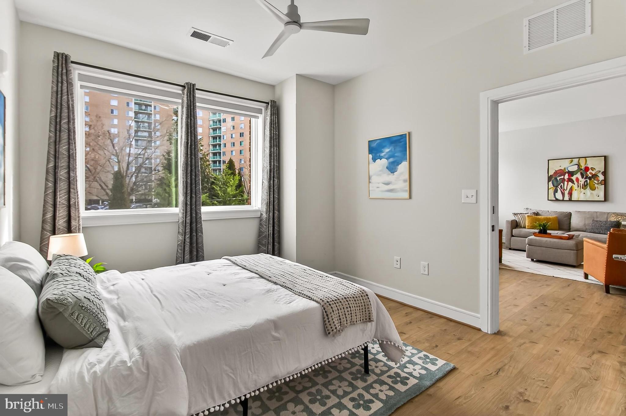 635 SLATERS LANE G-01