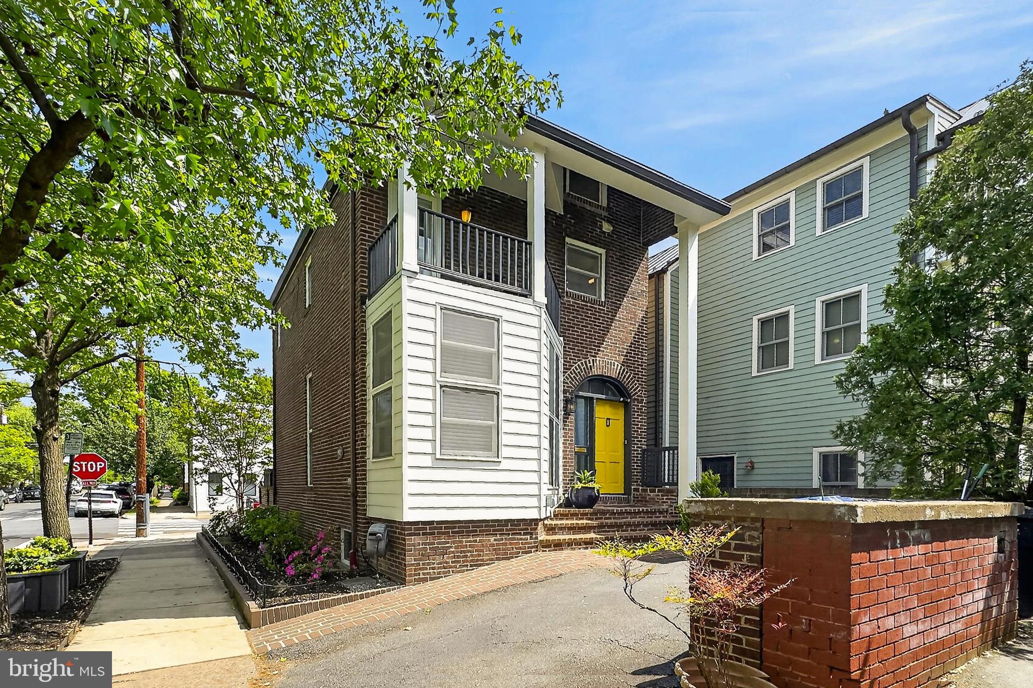 902 ORONOCO STREET