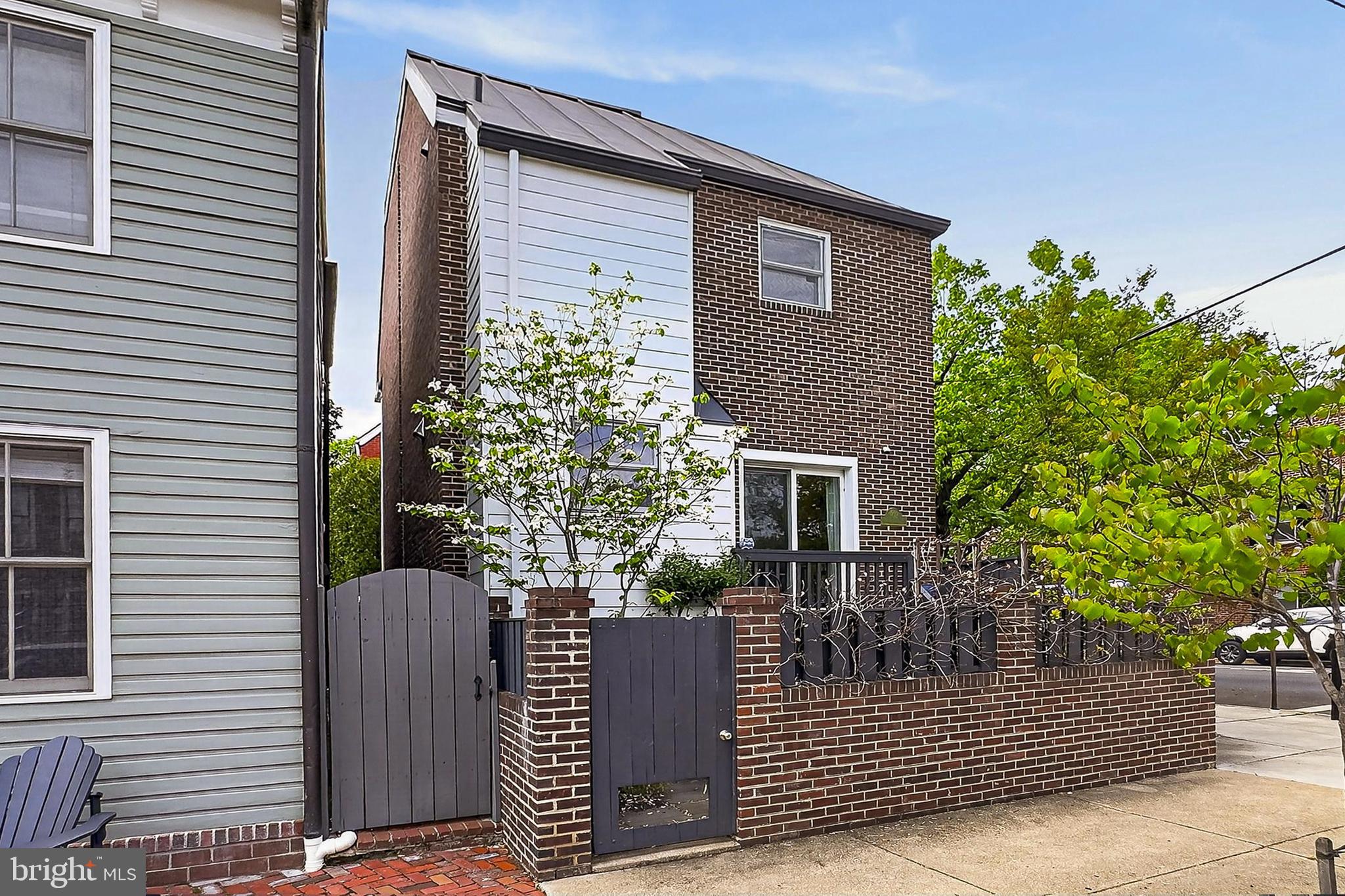 902 ORONOCO STREET