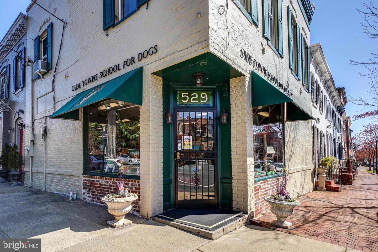 902 ORONOCO STREET