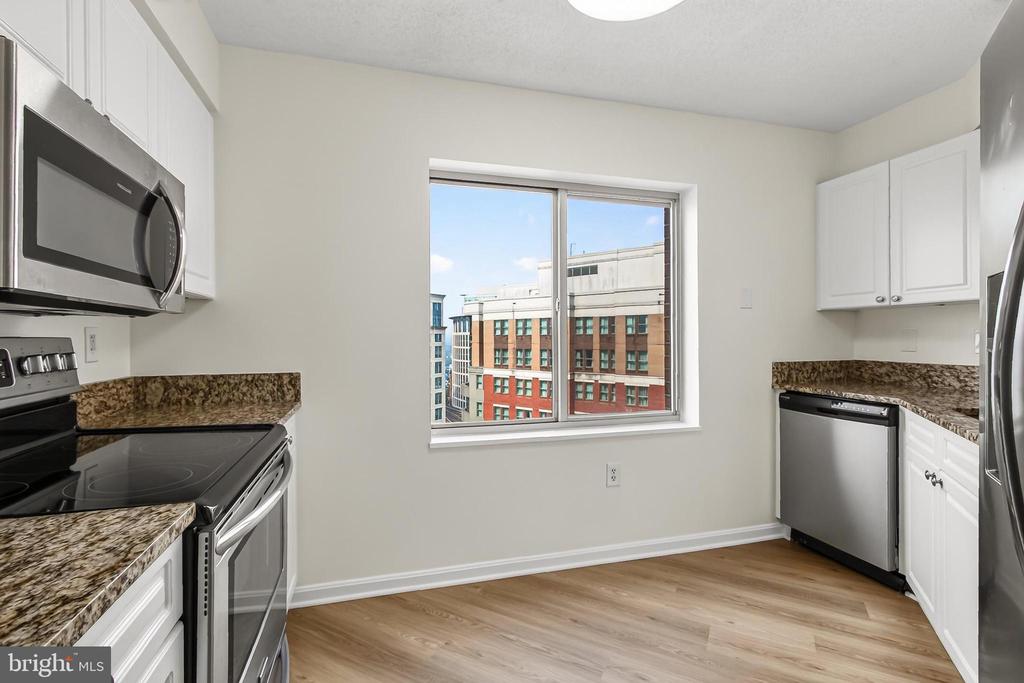 2181 JAMIESON AVENUE Unit: 1502