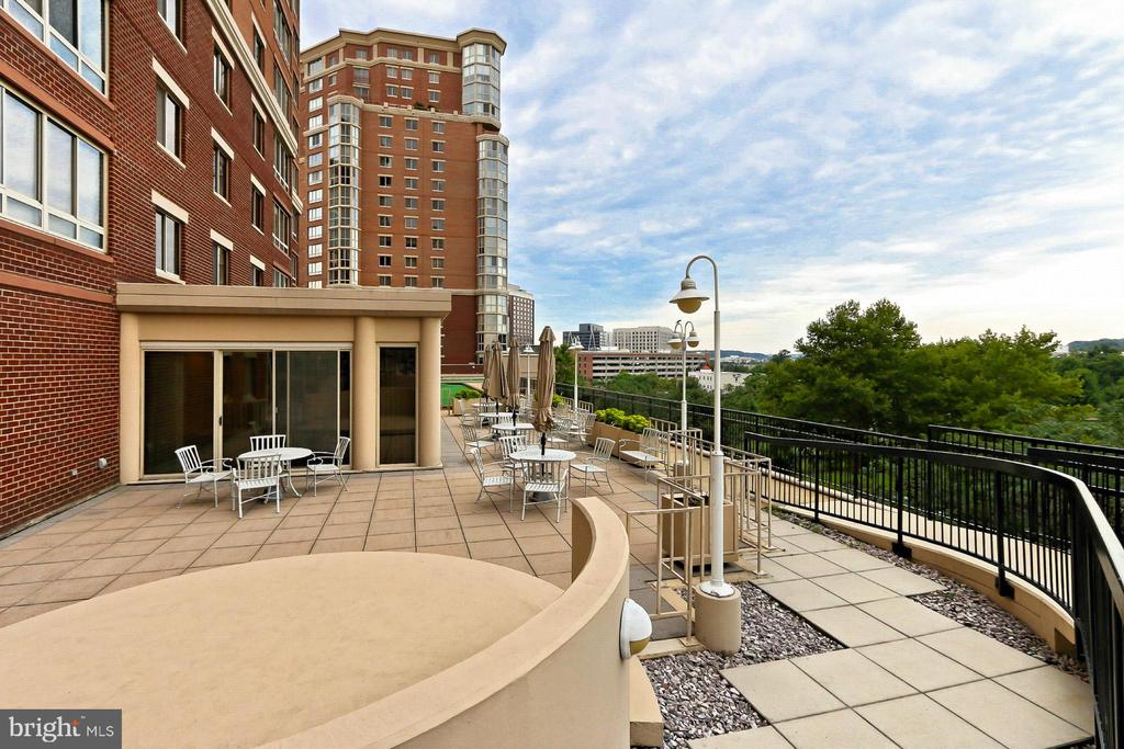 2151 JAMIESON AVENUE Unit: 1911