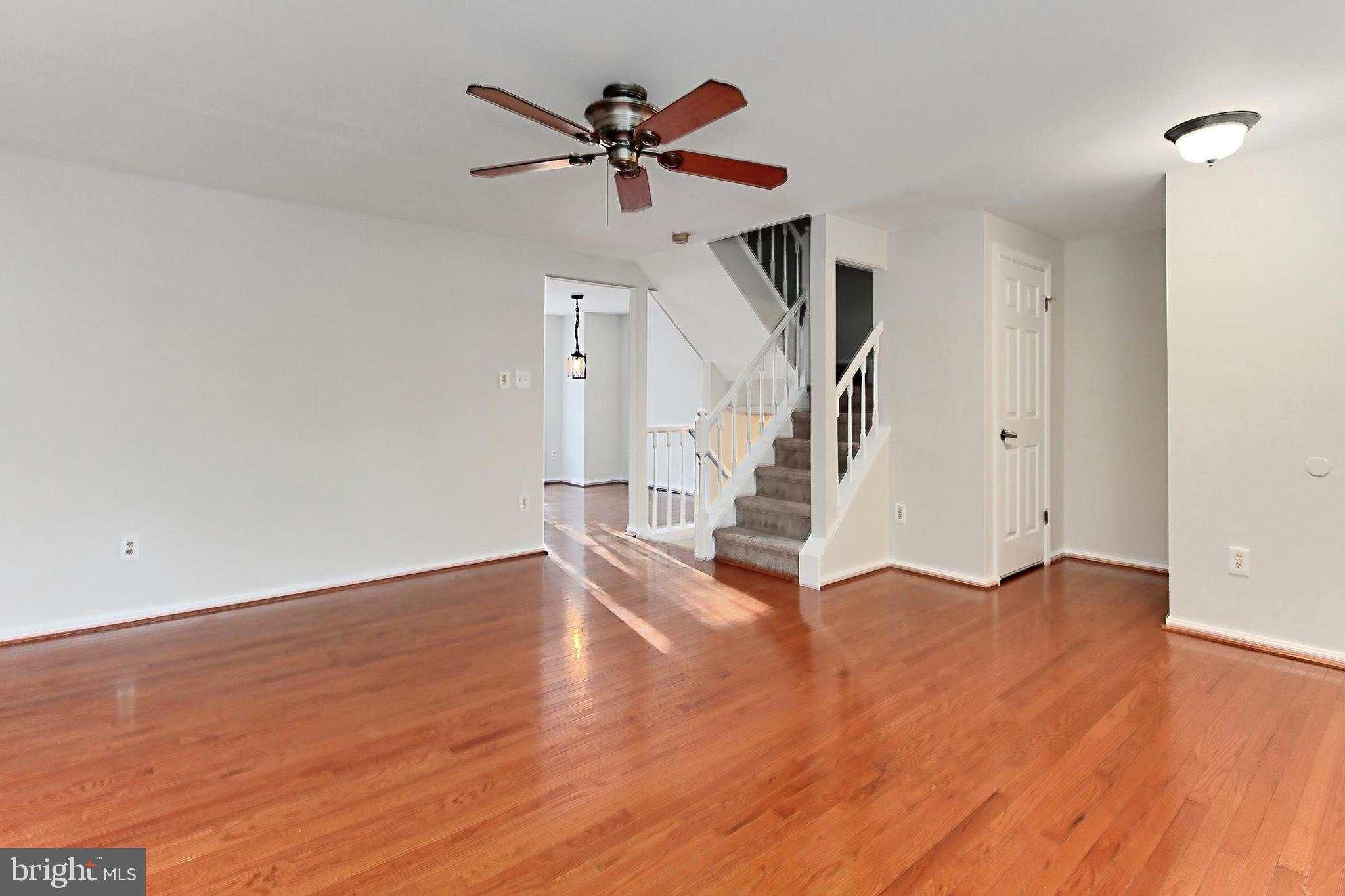 6635 ROCKLEIGH WAY