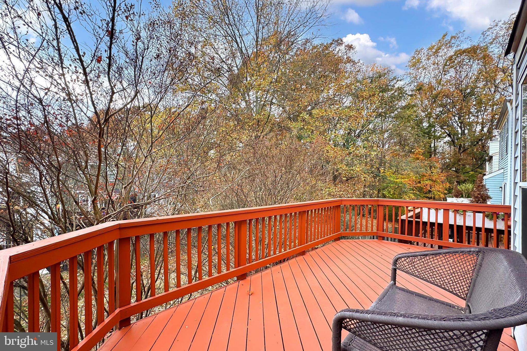 6635 ROCKLEIGH WAY