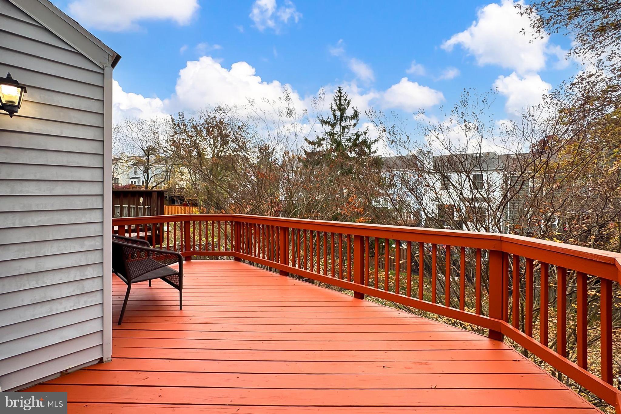 6635 ROCKLEIGH WAY