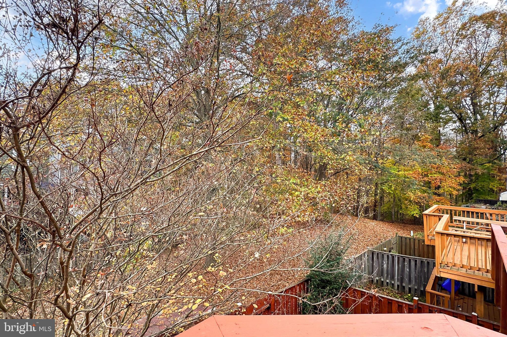 6635 ROCKLEIGH WAY