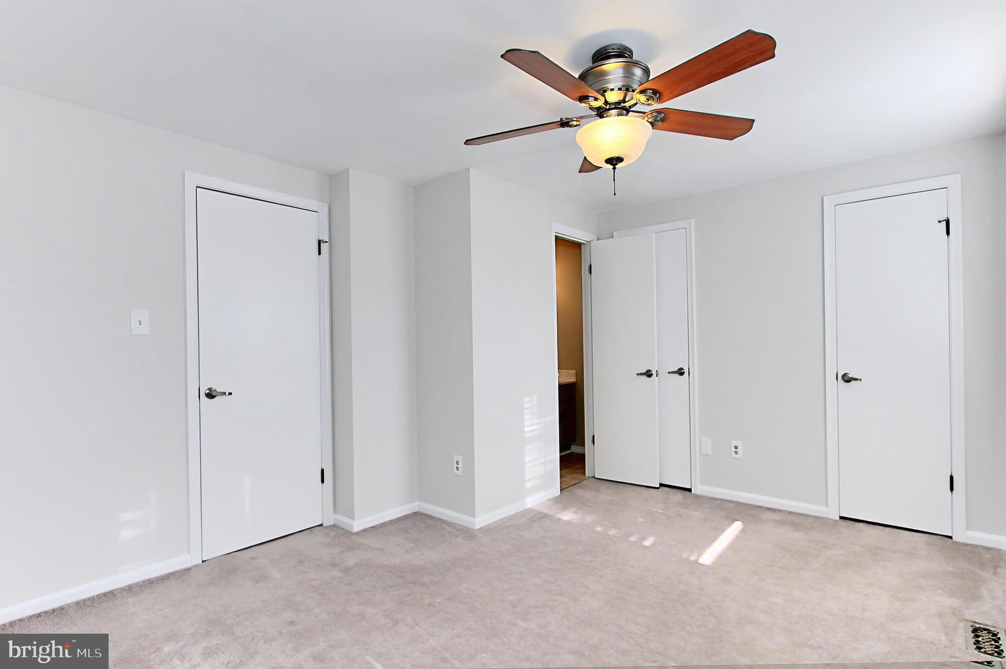 6635 ROCKLEIGH WAY