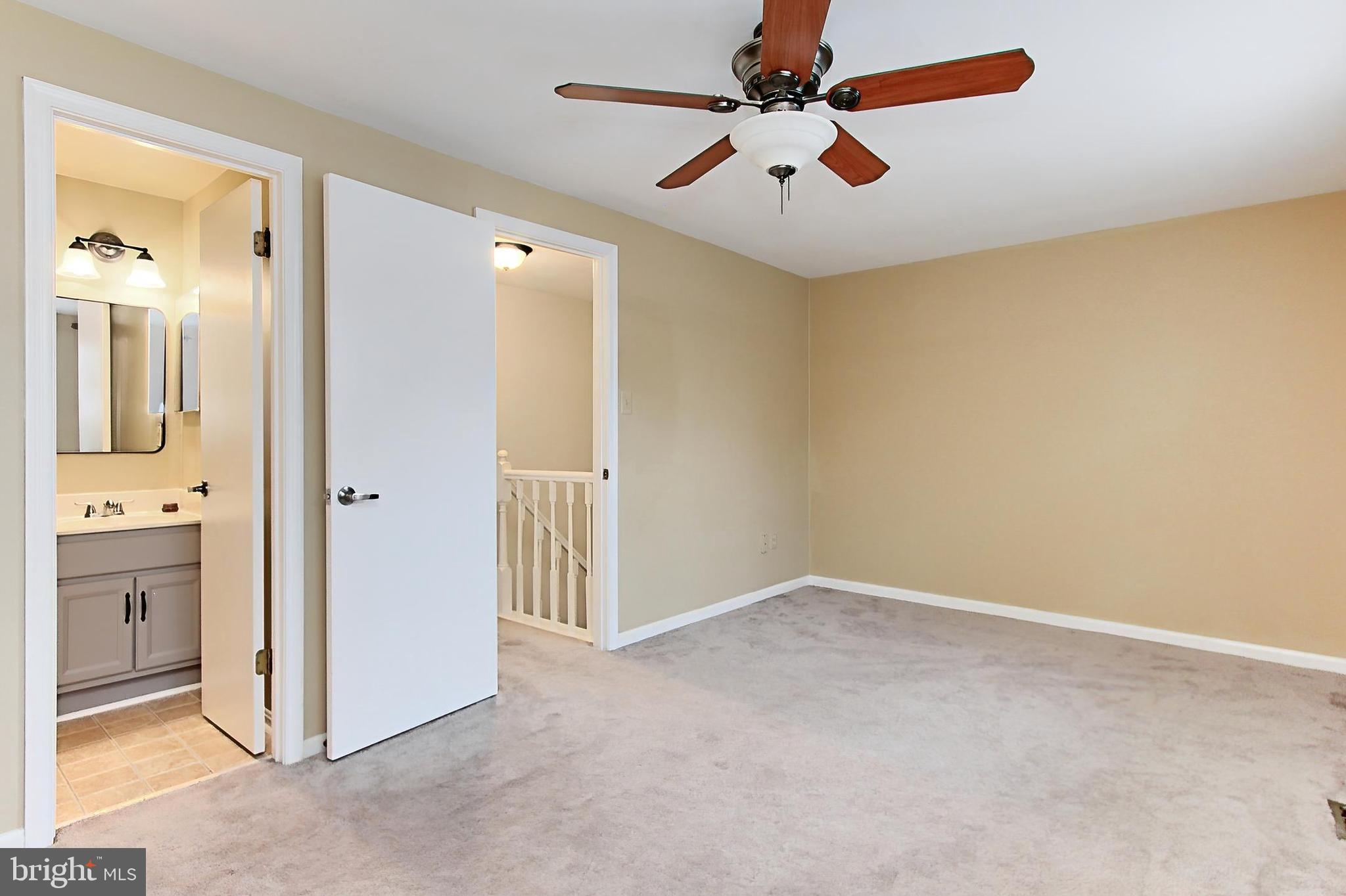 6635 ROCKLEIGH WAY