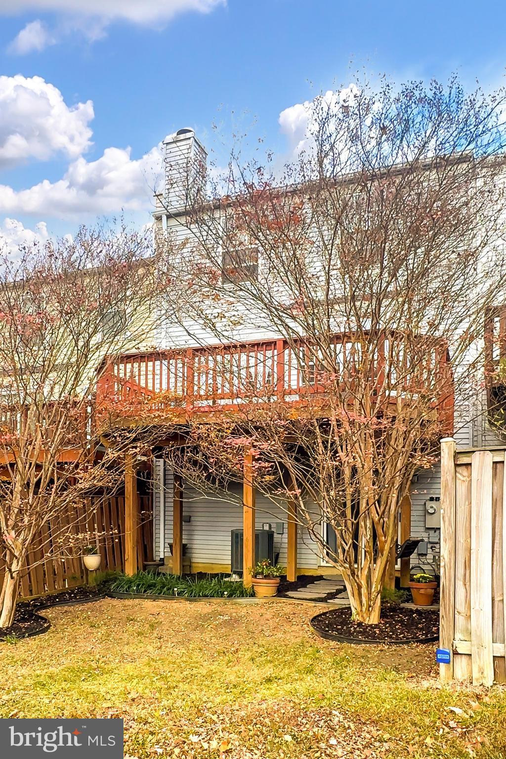 6635 ROCKLEIGH WAY