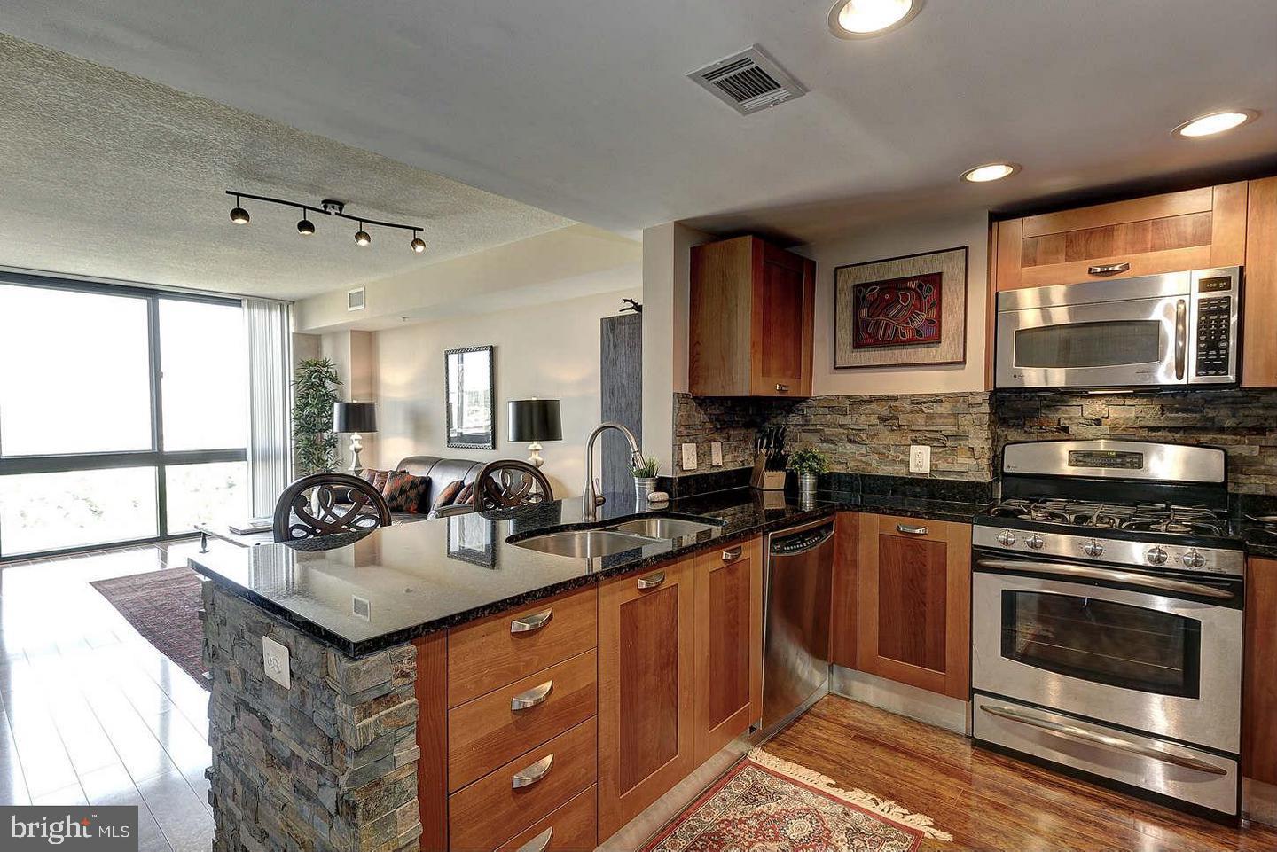 2451 MIDTOWN AVENUE 903