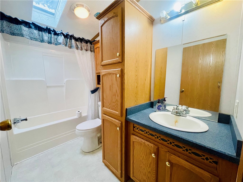 9248 County Road 15b