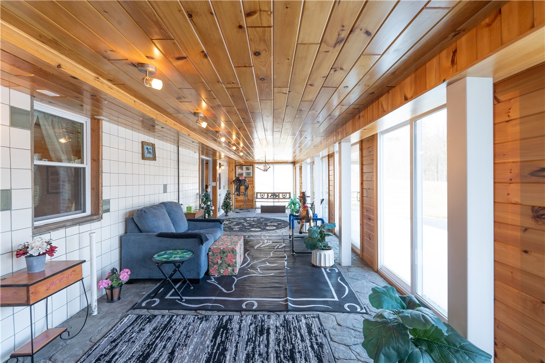 1283 Thompson Road