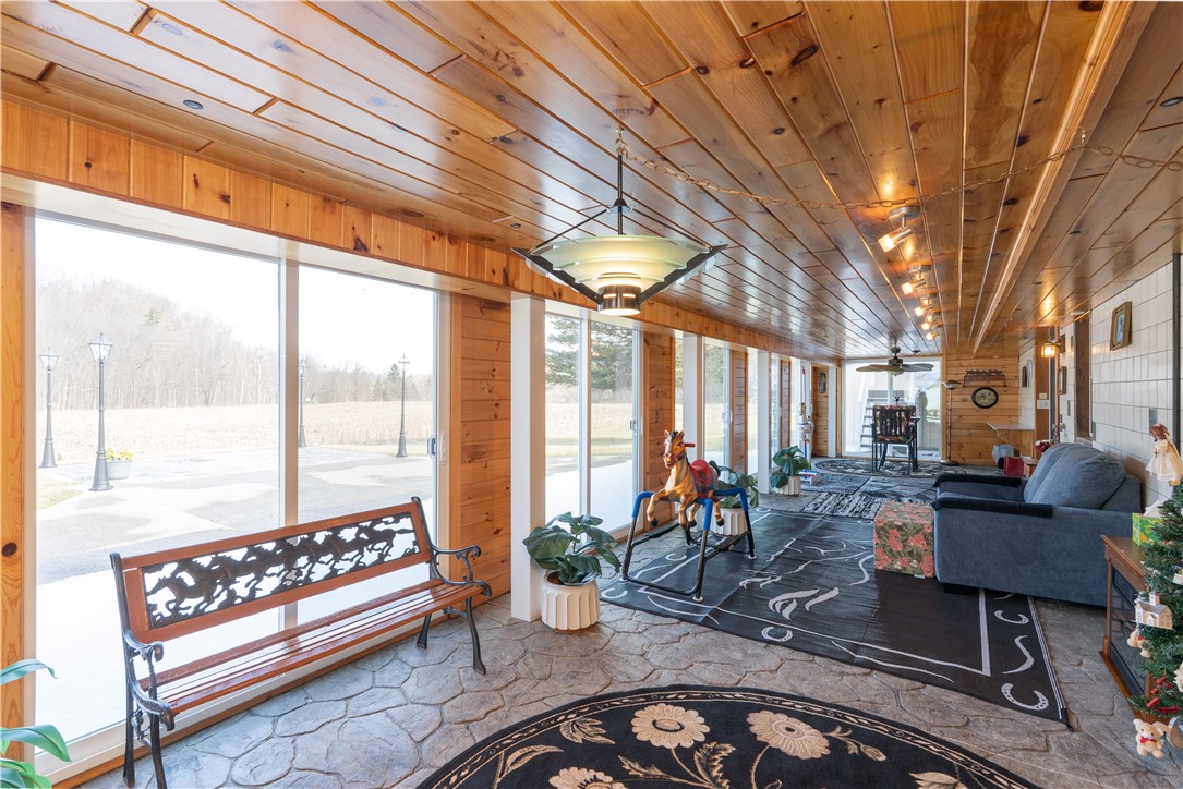 1283 Thompson Road