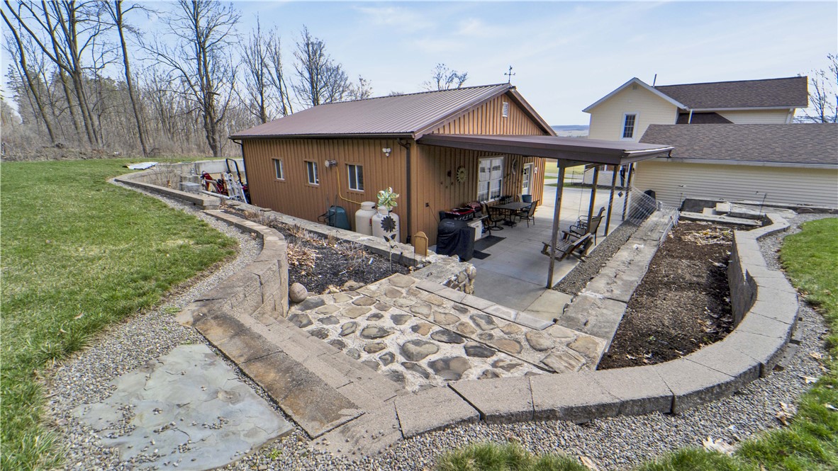 8276 Creek Road