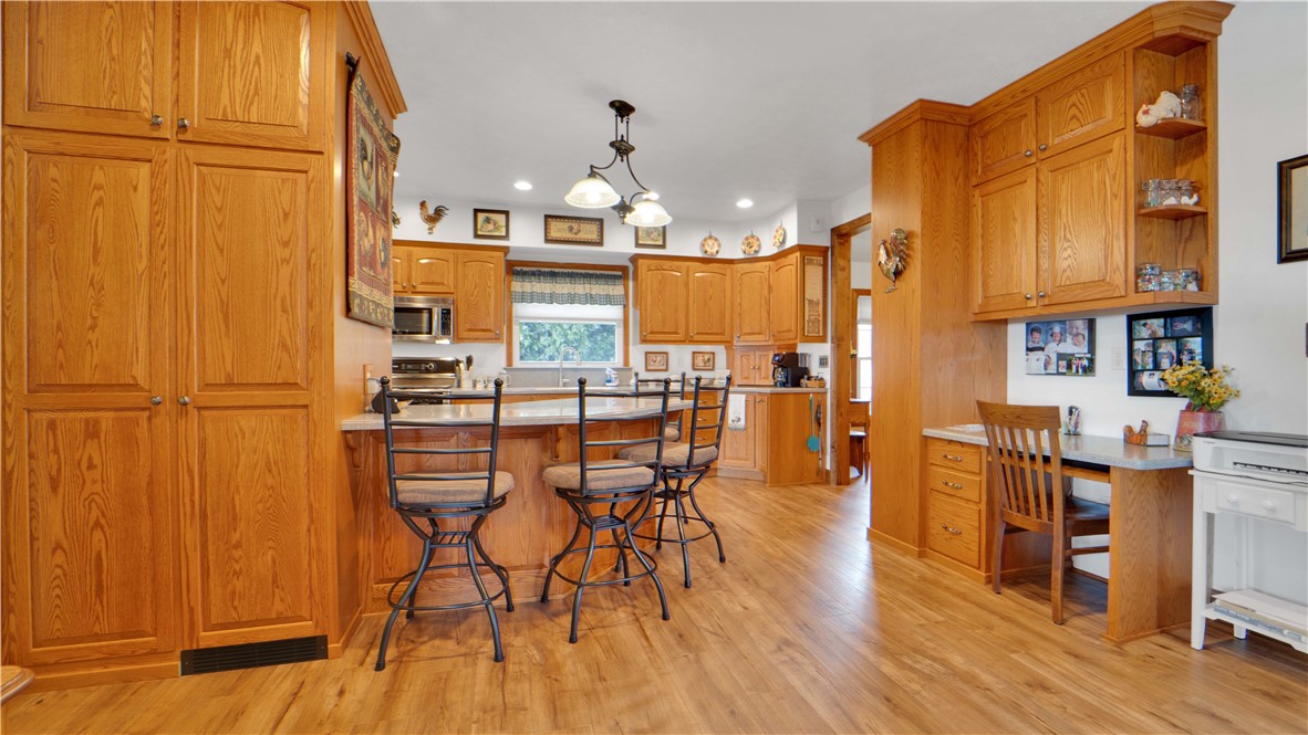 8276 Creek Road