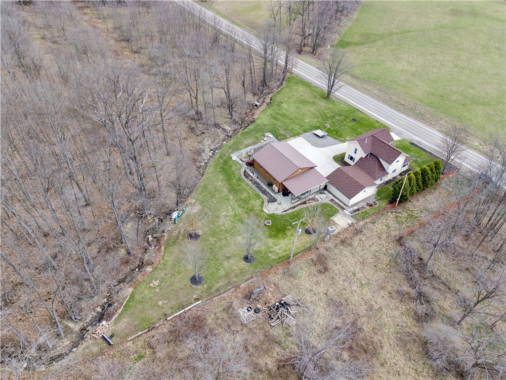 8276 Creek Road
