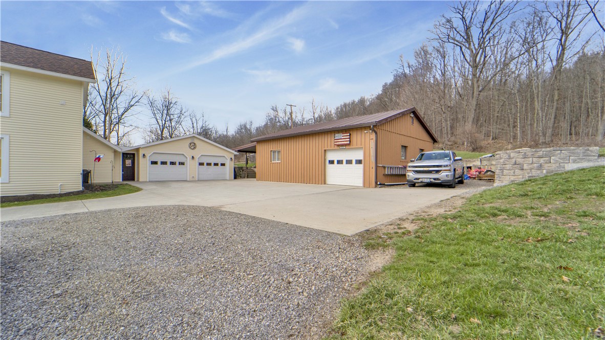 8276 Creek Road