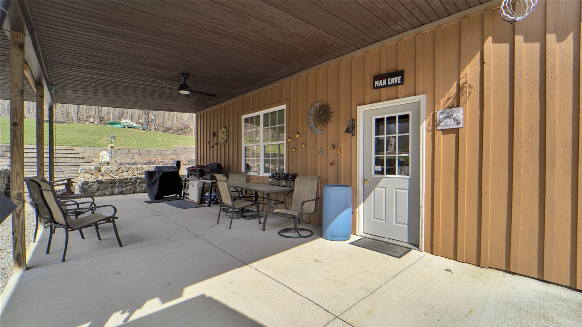 8276 Creek Road