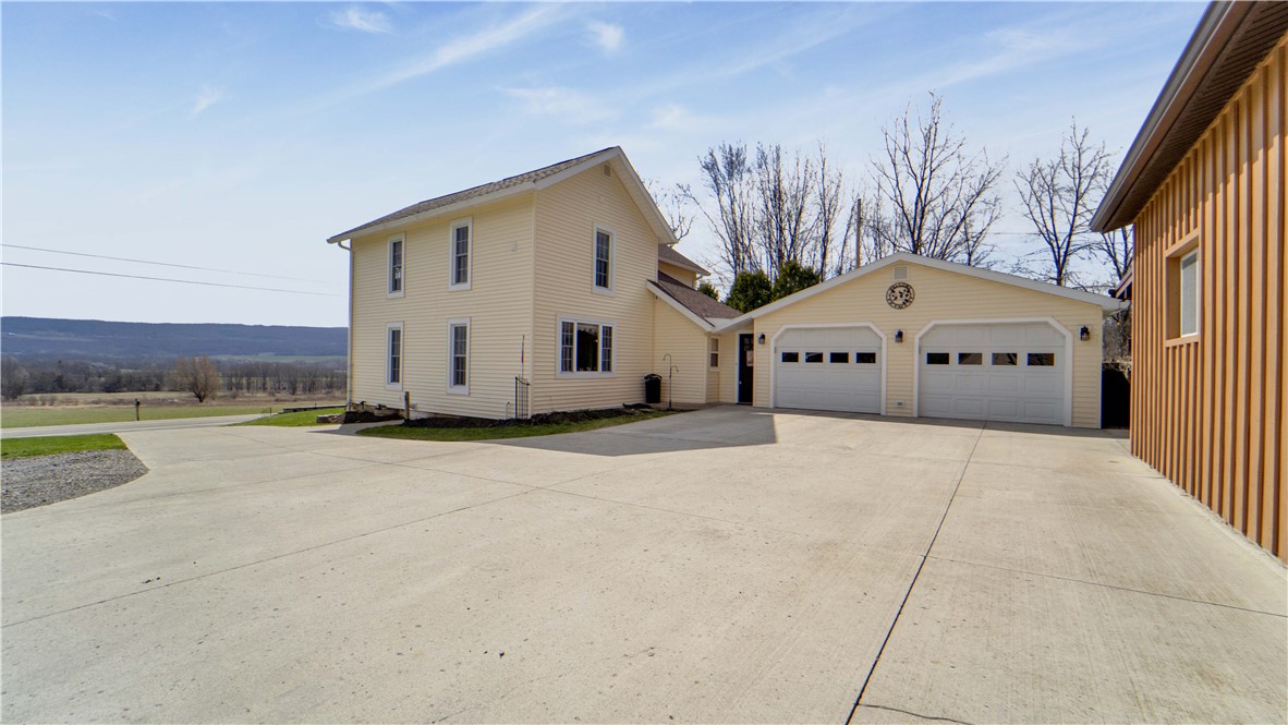 8276 Creek Road