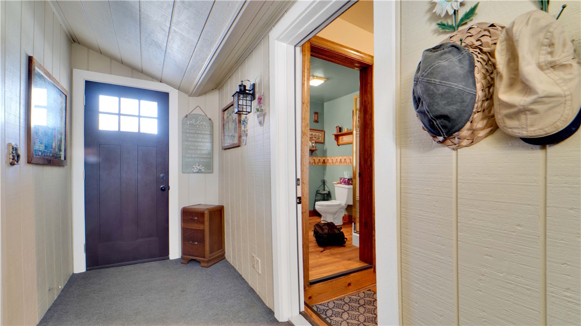 8276 Creek Road