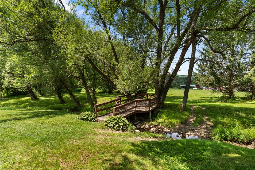 9052 County Road 15b