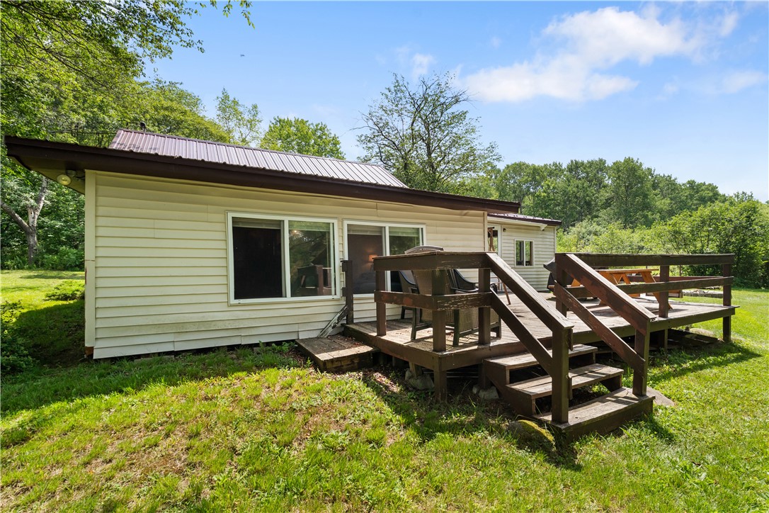 9052 County Road 15b