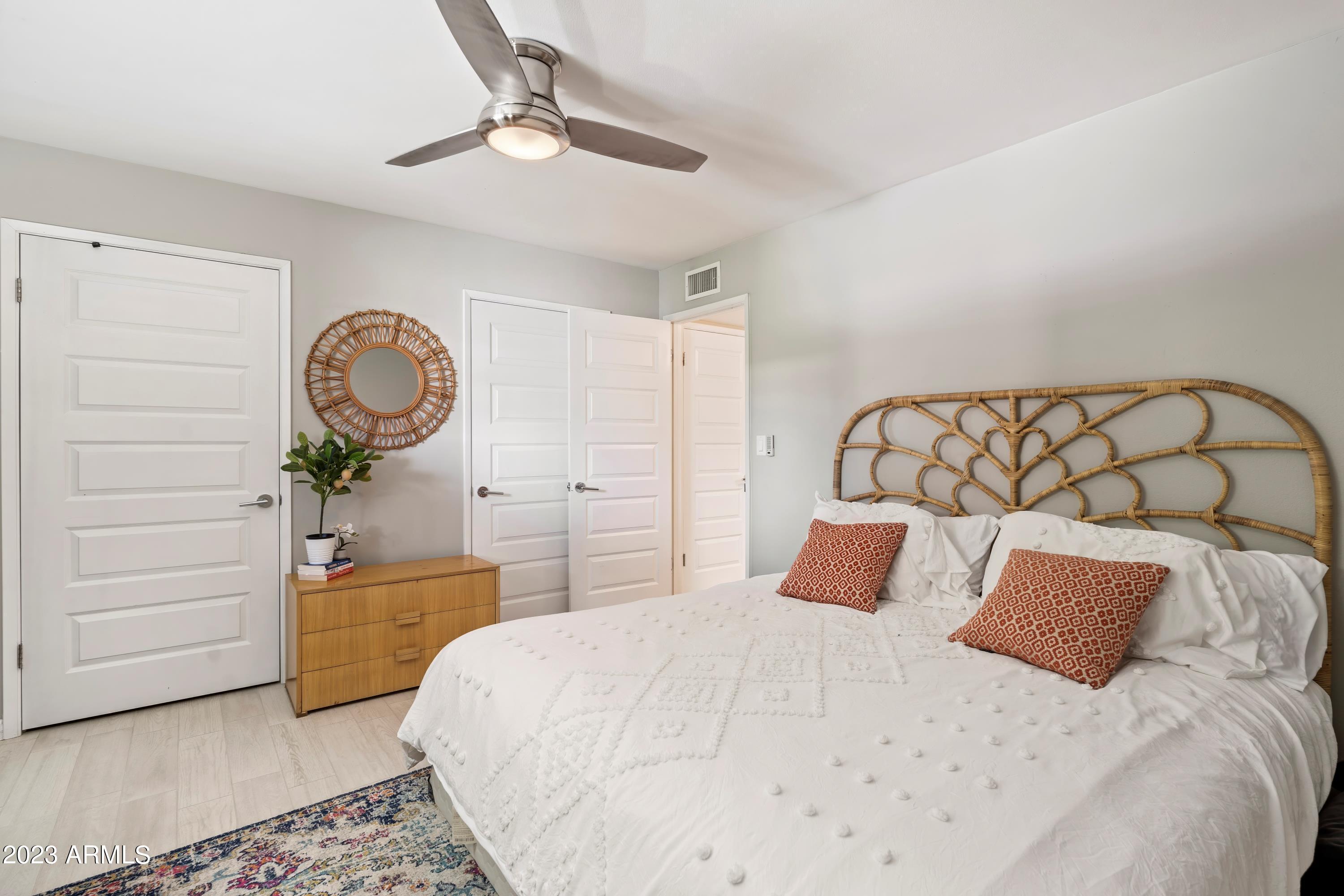 3635 E TURNEY Avenue Unit: 15