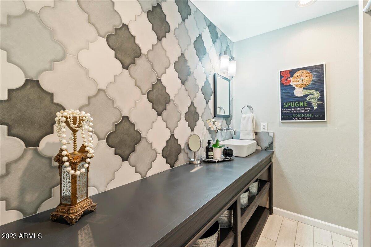 3635 E TURNEY Avenue Unit: 15