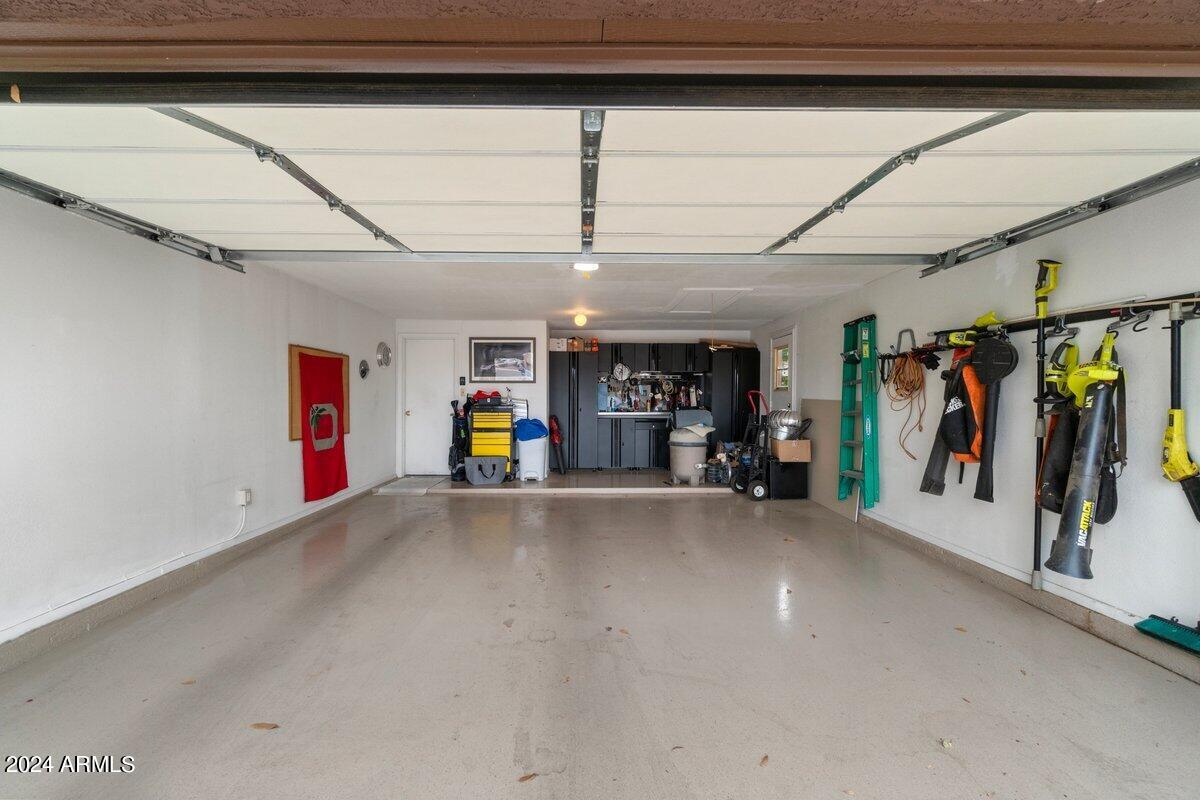 3913 E PERSHING Avenue