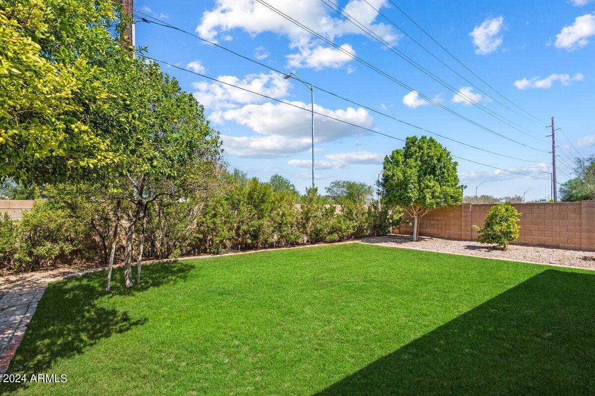 3226 W MELINDA Lane